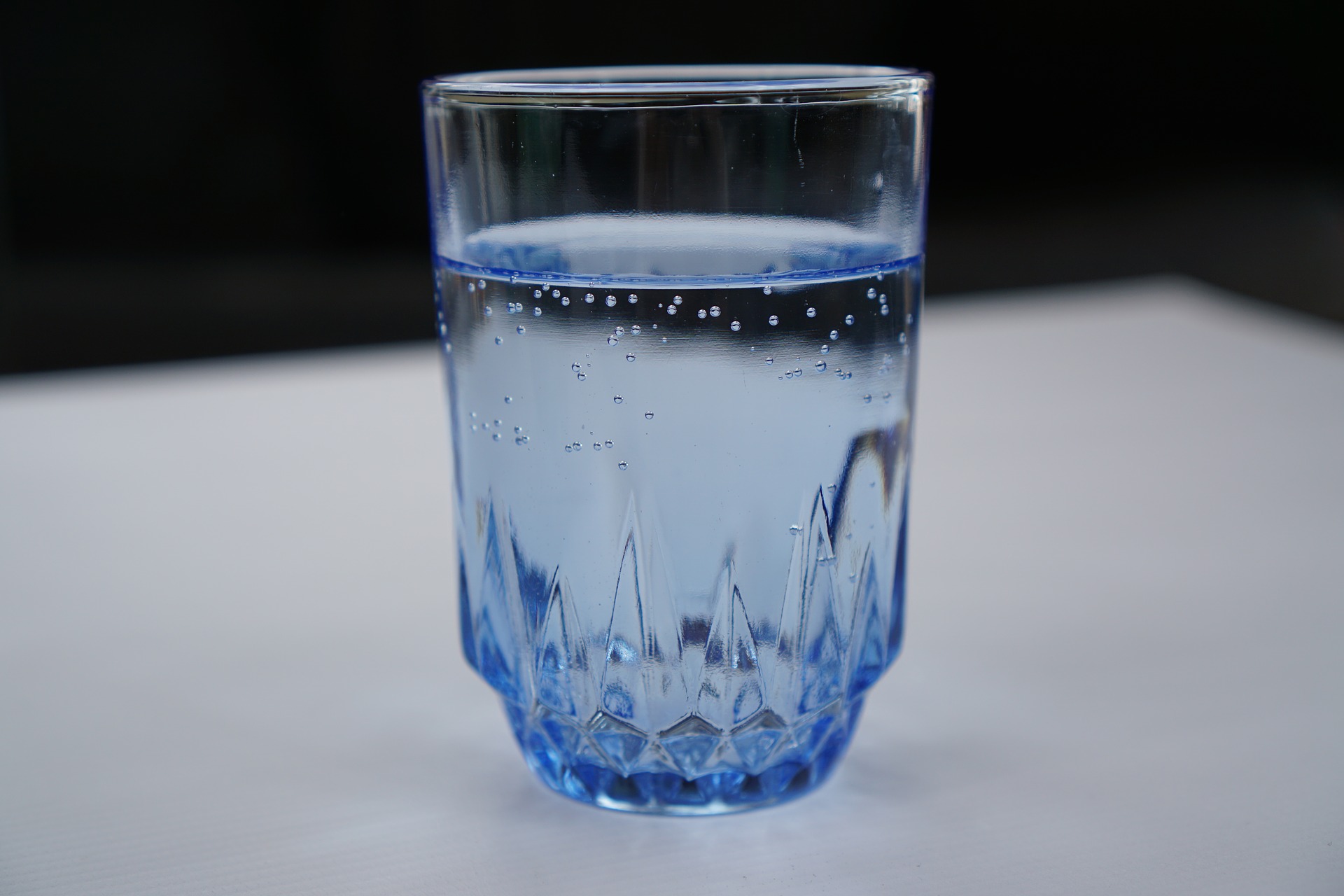 Filtrowana kranówka zamiast butelkowanej wody mineralnej