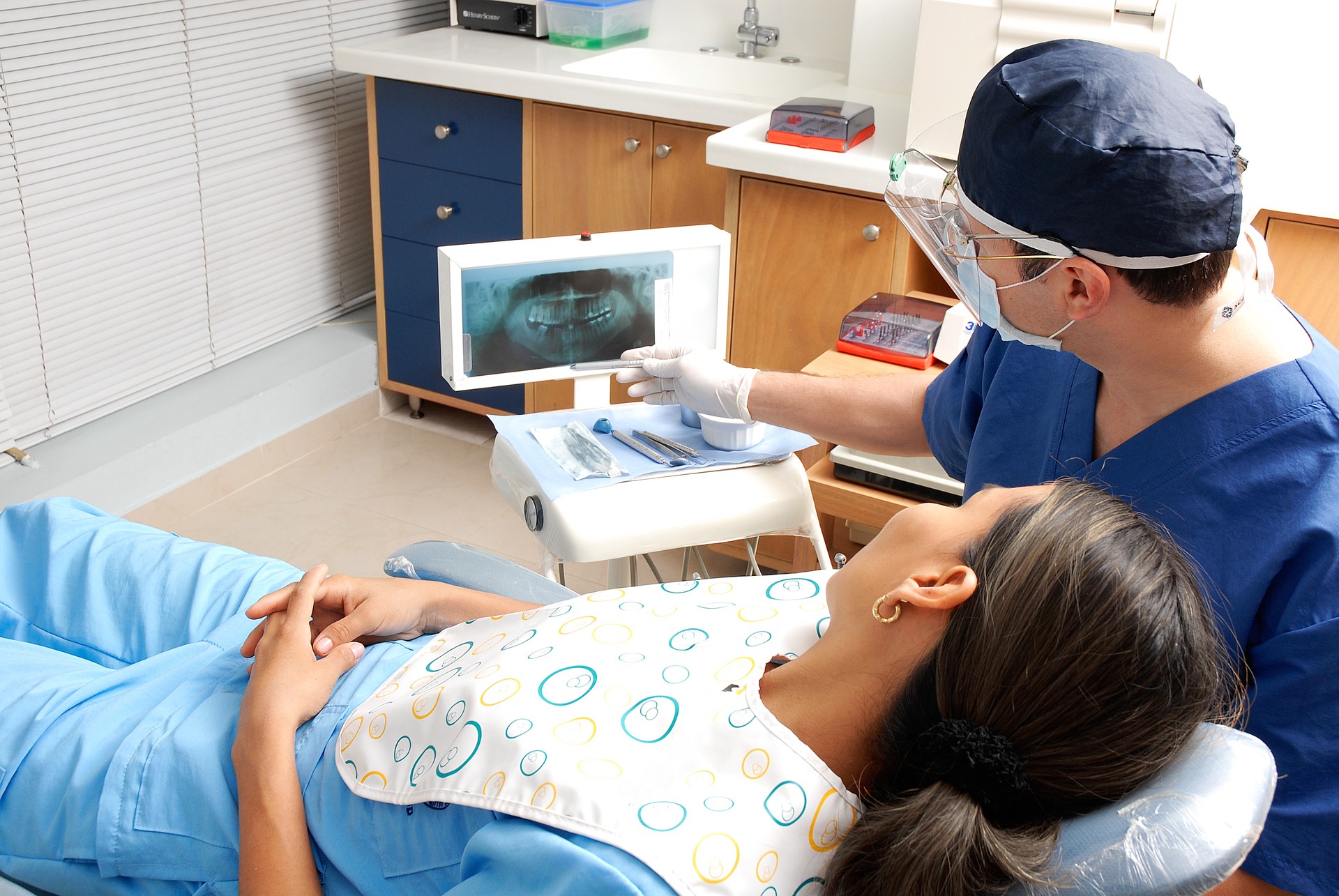 Zaburzenia odżywiania może rozpoznać dentysta
