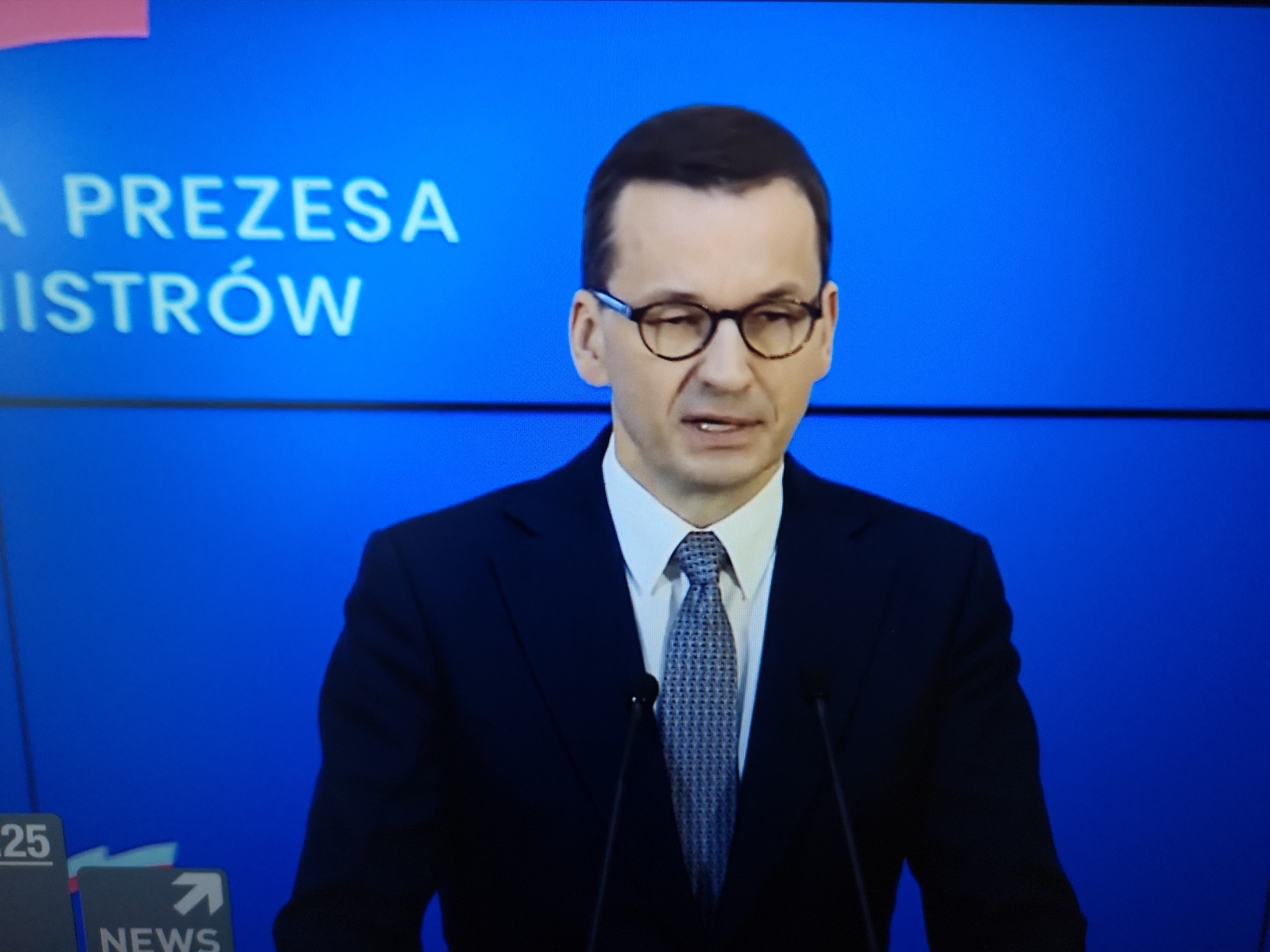 2132 zakażonych. Rząd zaostrza reżim sanitarny