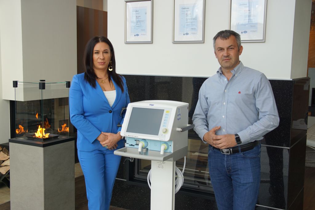 Kolejna firma rusza na pomoc szpitalom