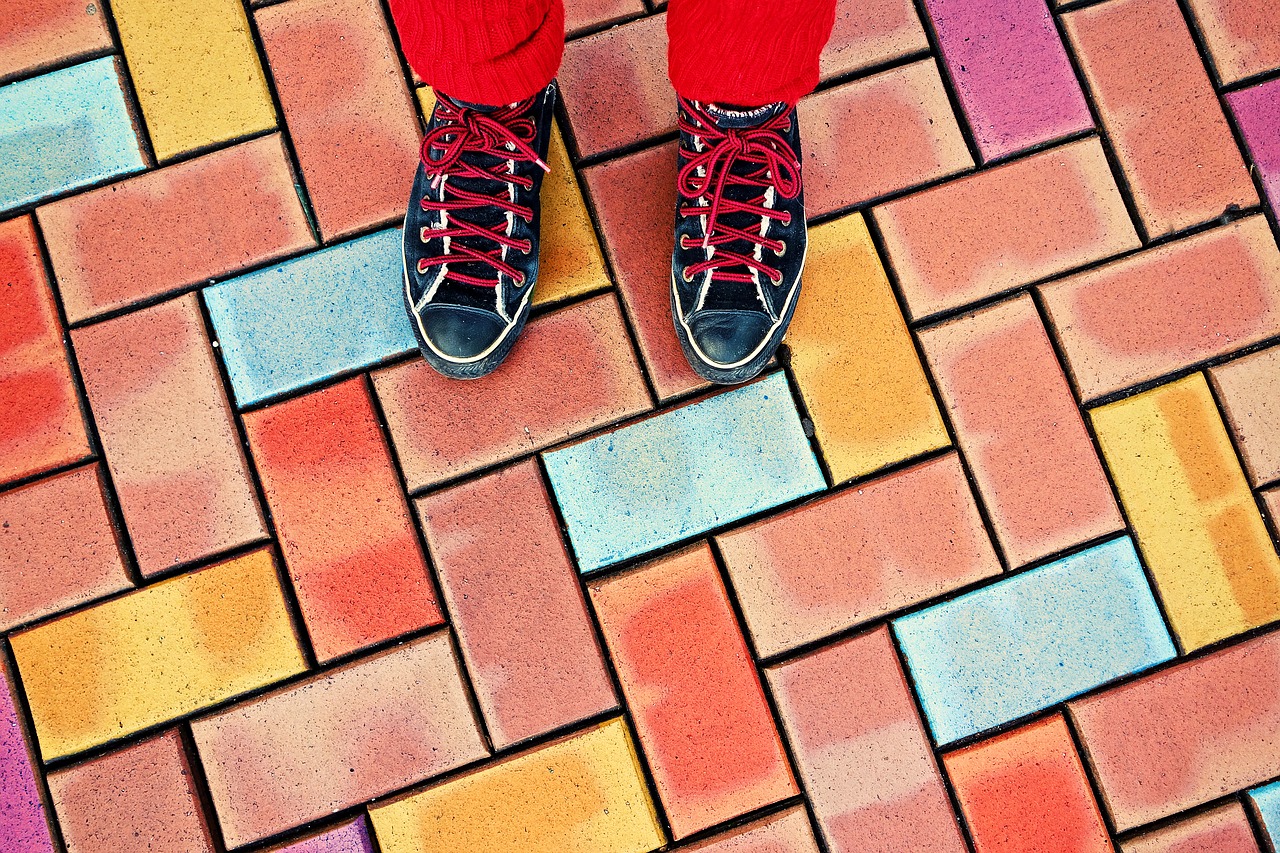 Sneakersy damskie zimowe – jak wybrać najlepsze? [ARTYKUŁ SPONSOROWANY]