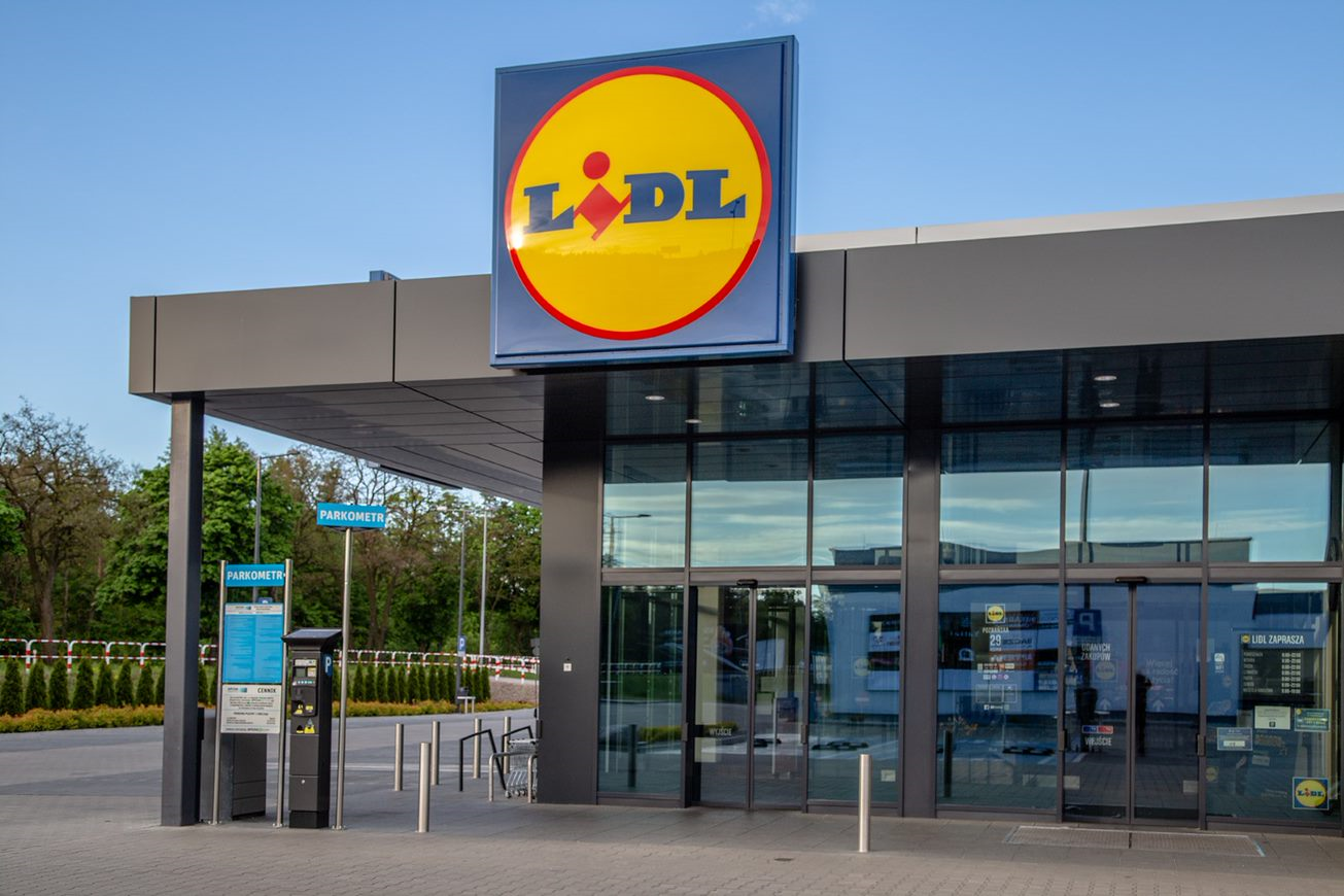Poznań: przy sklepach Lidl pojawią się książkomaty. Kiedy?