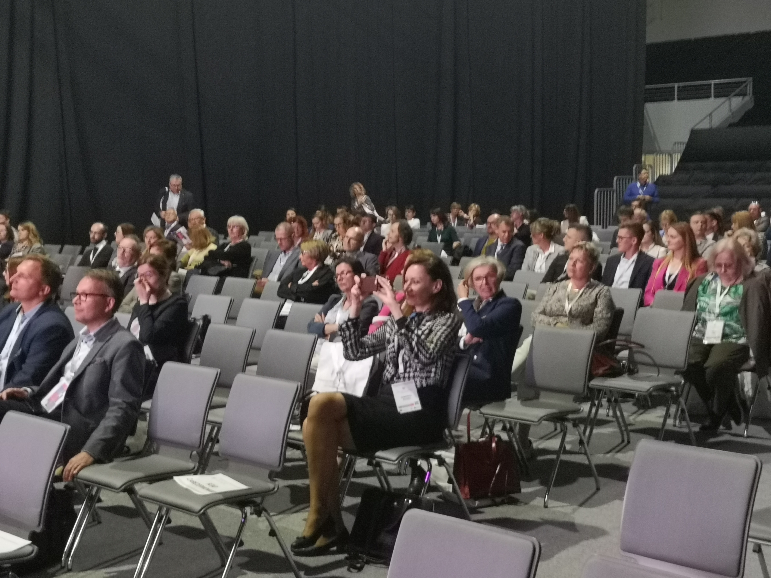 Endokrynolodzy i onkolodzy jednym głosem o raku tarczycy i nowotworach neuroendokrynnych