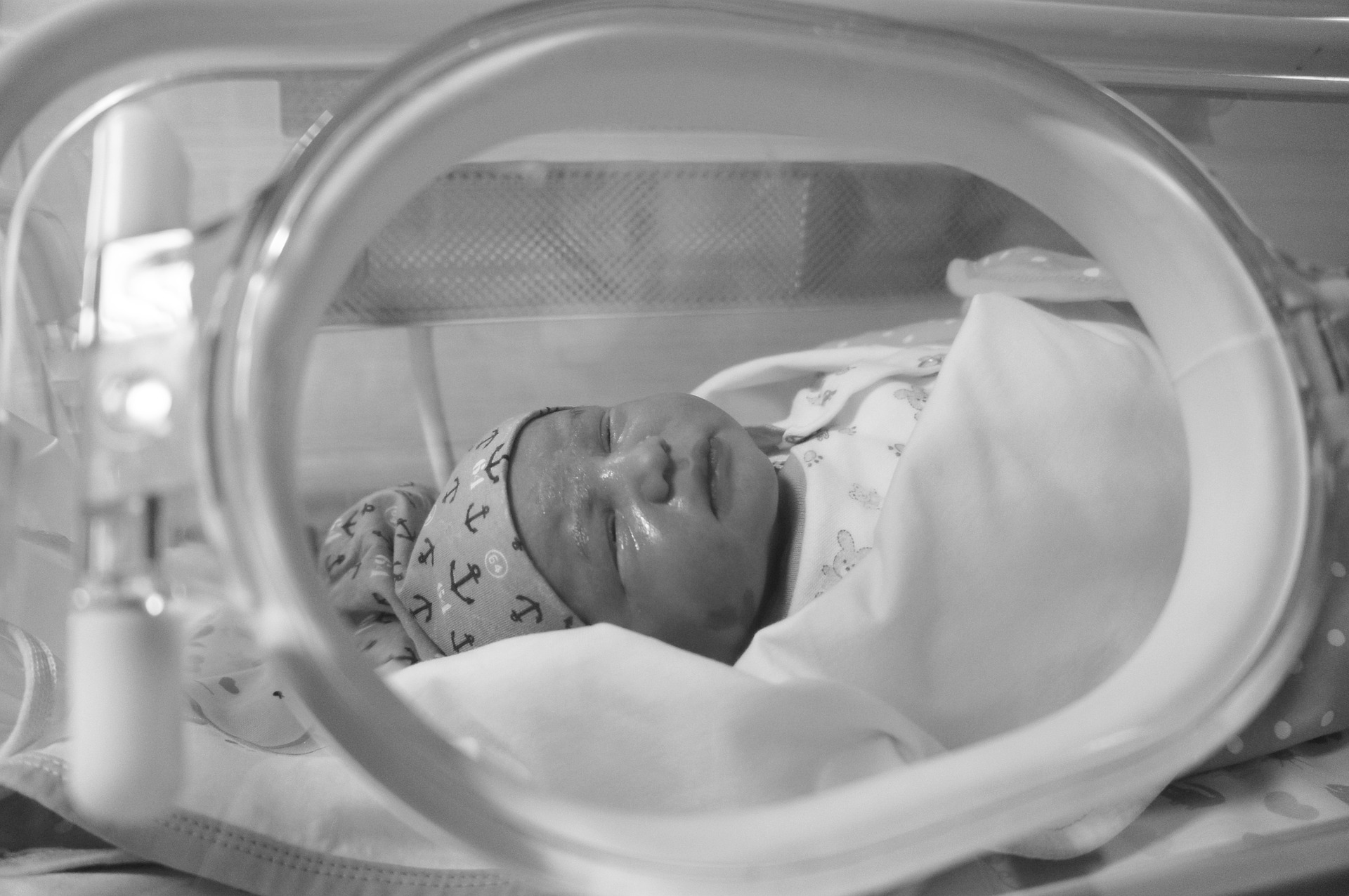 Jak komunikować się z rodzicami wcześniaków — poradnik dla zespołów neonatologicznych