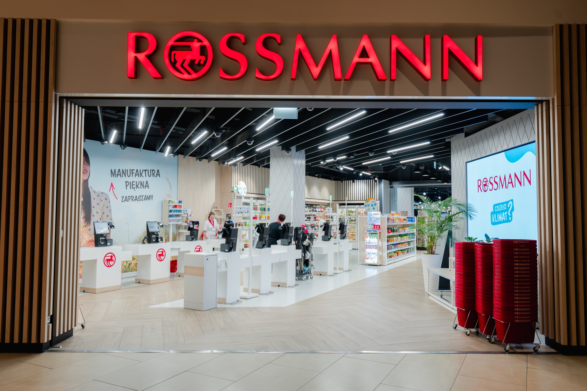 Rossmann rusza z akcją 1+1 gratis. Kup dwa perfumy, a zapłać za jeden