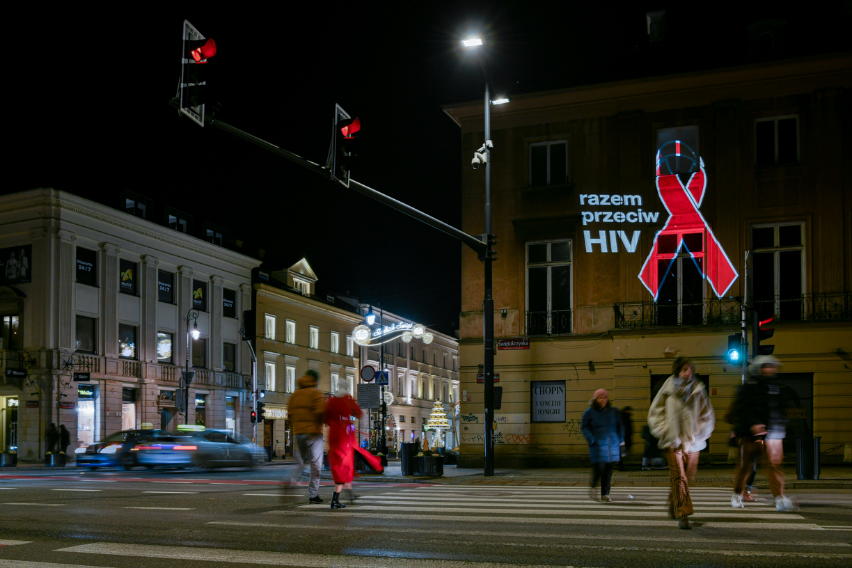1 XII przypada Światowy Dzień AIDS. Co jest faktem, a co mitem o HIV?