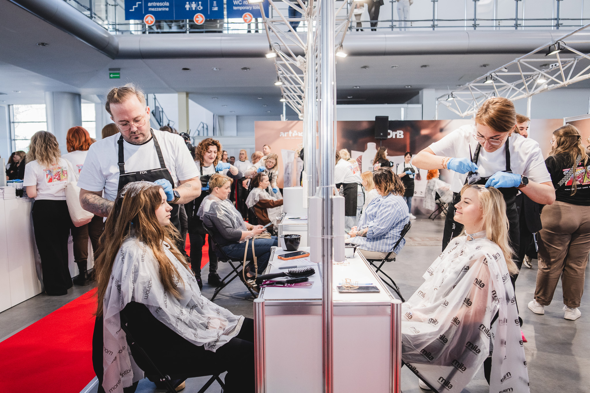 Nowy rekord Guinnessa w farbowaniu na targach LOOK & beautyVISION